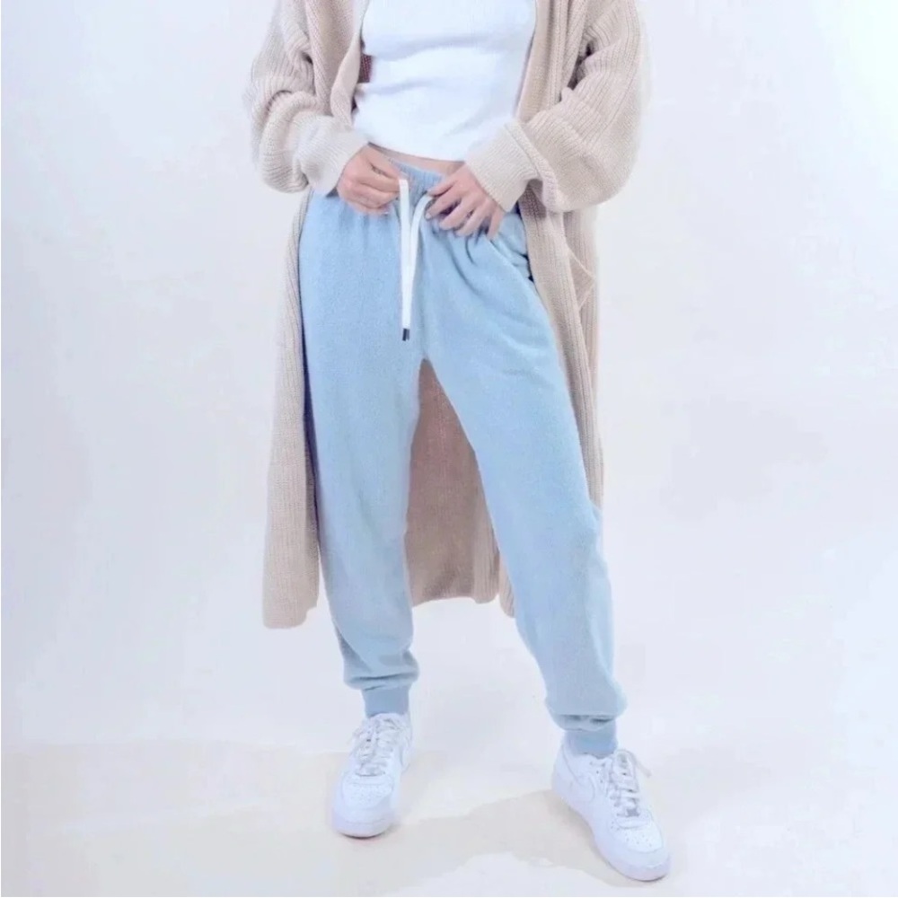 Feat Cozy Blue Blanket Blend Jogger Size M.